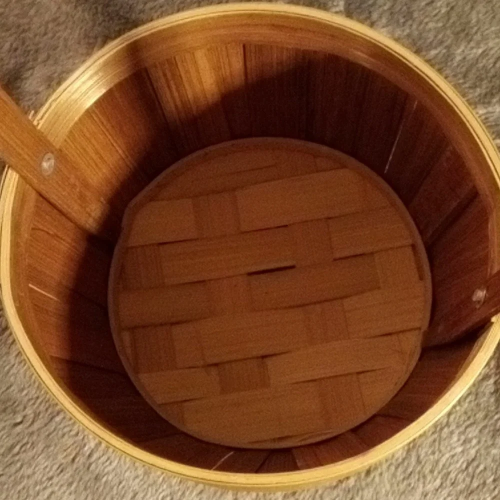SMALL BASKET WITH HANDLE
